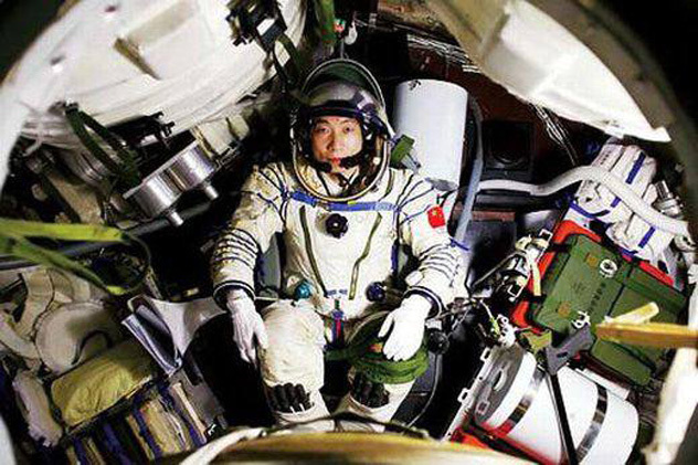 Первый китайский космонавт рассказал о «мистических» звуках в космосе