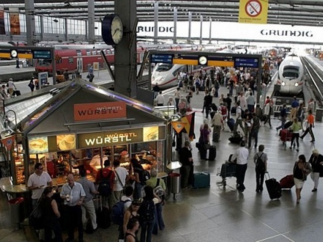 Неизвестный с криком «Аллах акбар» напал на пассажиров на вокзале в Мюнхене