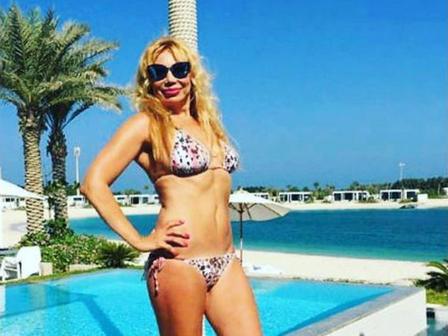 51-летняя Маша Распутина показала фигуру в бикини