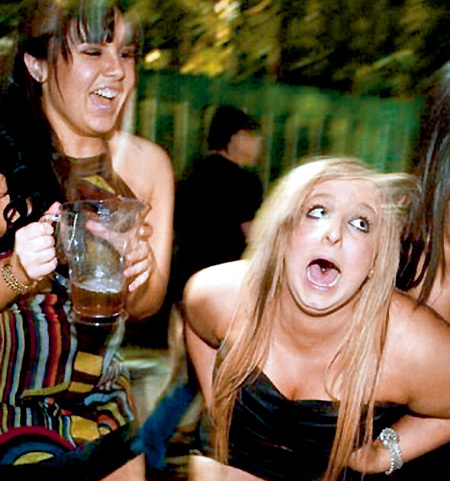 Подростки думают, что выпивка делает их взрослыми, а на самом деле алкоголь разрушает и без того ещё слабенький мозг