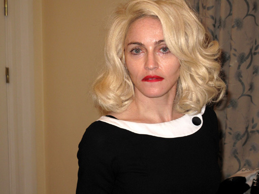 Снимки Мадонны без ретуши из фотосессии для журнала W раньше уже попадали в Интернет - правда, только лицо