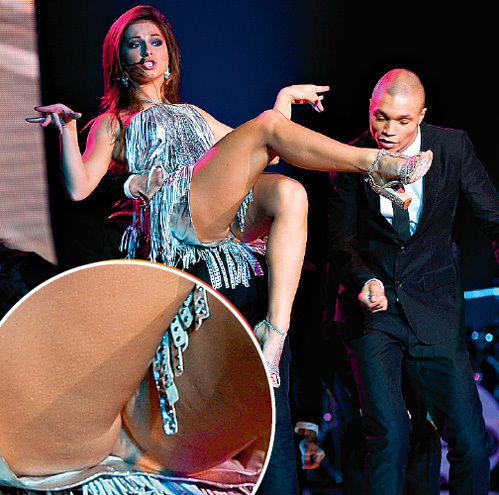 НЮША усвоила главные правила нашего шоу-бизнеса: голос - это хорошо, но трусы никто не отменял