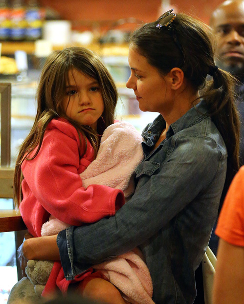 Кэти ХОЛМС с дочкой Сури