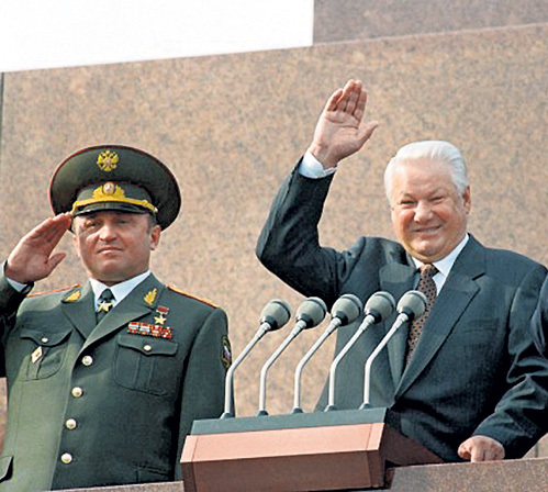 За восемь месяцев до смерти Герой Советского Союза, изменивший присяге, впервые сказал: «ЕЛЬЦИН всех нас предал!»