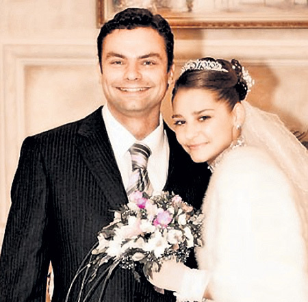 Свадьбу с Алексеем ФАДДЕЕВЫМ Глаша сыграла в 2005 году. Фото: vk.com