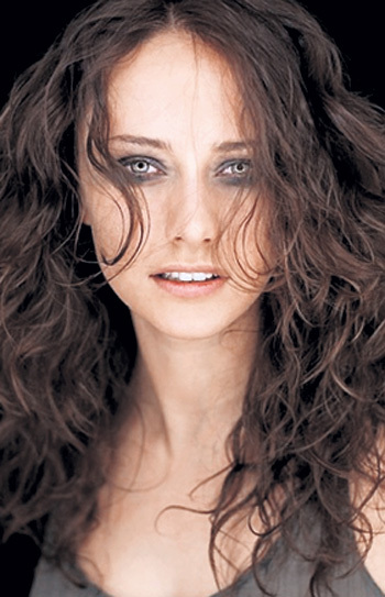 Марию ПЕТРОВСКУЮ телеведущий оставил ради карьеры в Москве. Фото: vk.com