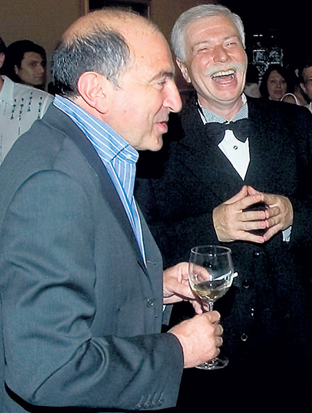 Даже близкий друг олигарха Бадри ПАТАРКАЦИШВИЛИ (справа) не всегда мог удержать его от роковых ошибок
