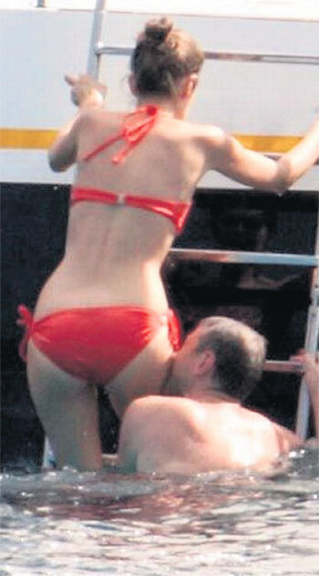 Магнат не скрывает нежных чувств к Даше ЖУКОВОЙ