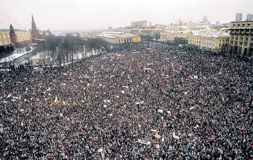 Самый массовый митинг протеста против ельцинизма президент проигнорировал. 17 марта 1992 г., Манежная площадь