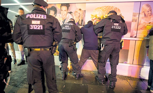 Полиция арестовывает беженцев, только когда доходит до убийства...