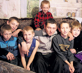 Фёдор, Саша, Лёша, Игорь, Полина, Дима и Кирилл верят, что их послание дойдёт до адресата