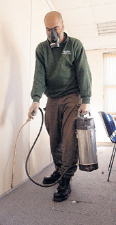 Истребляя тараканов, не траванись сам!