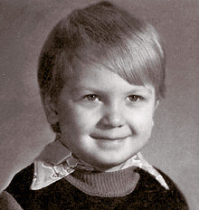 Маленький Серёжа любил шкодить