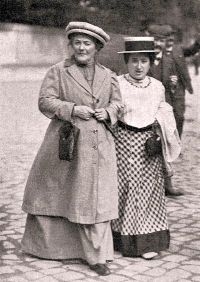 Клара Цеткин (слева) и Роза Люксембург. 1910 год. Фото: wikimedia.org