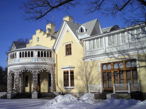 Летняя резиденция Николая I и его жены. Автор: Sergey Nemanov / wikimedia.org