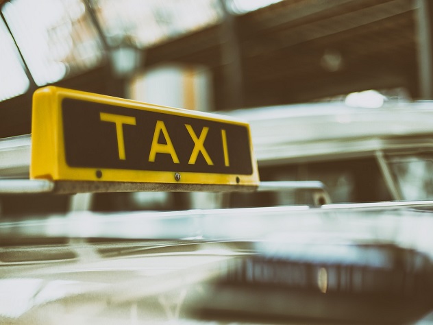 Московский таксист прокатил чилийца за 50 тысяч рублей