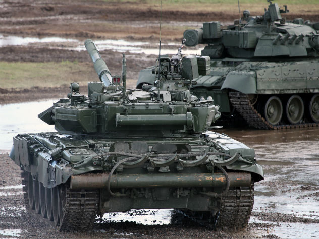 Киевские чиновники выдали российские танки за украинские