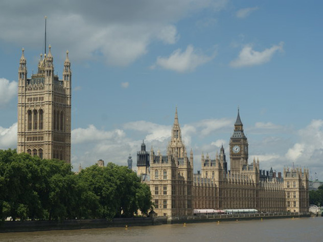 Здание британского парламента посчитали уязвимым для террористов