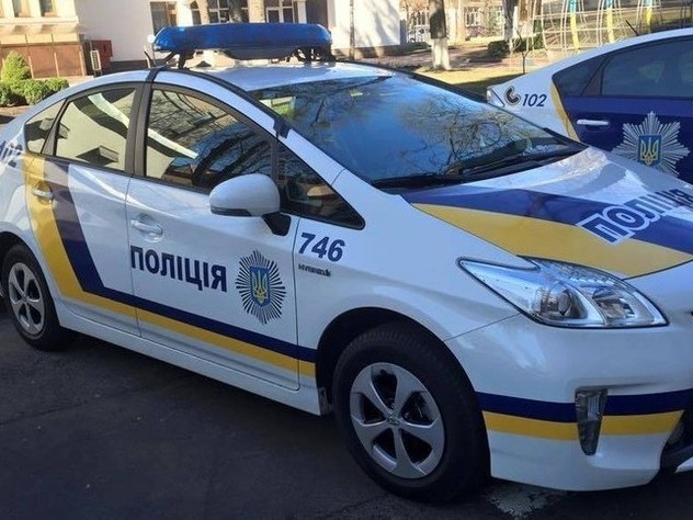 Украинские полицейские ограбили инструктора из Канады