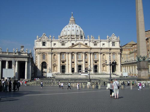 Уцелевшие экземпляры Апокрифов хранятся в тайных библиотеках Ватикана. pixabay.com