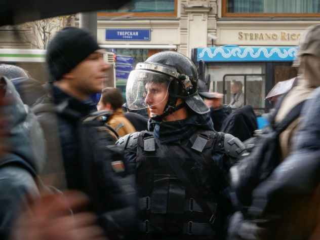 Полиция задержала триста человек на митингах Навального