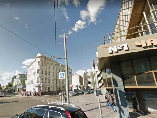 Вид со стороны «России» на Малую Дмитровку. Панорама Google