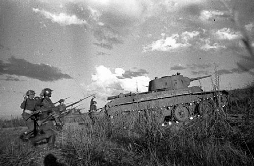 Наступление советских войск на Халхин-Голе, 1939 год. Фото: Wikimedia.org 