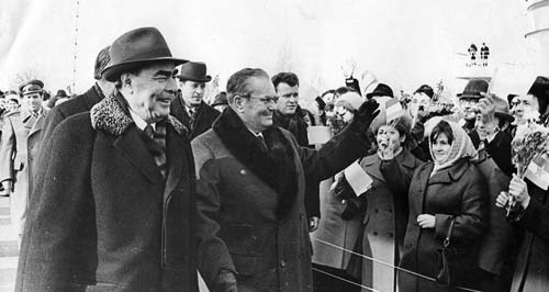 Леонид Брежнев и лидер Югославии Иосип Броз Тито в Киеве в 1973 г. wikipedia