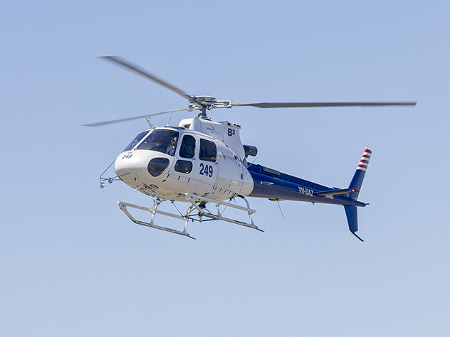 Спасатели ведут поиски частного вертолета в Иркутской области