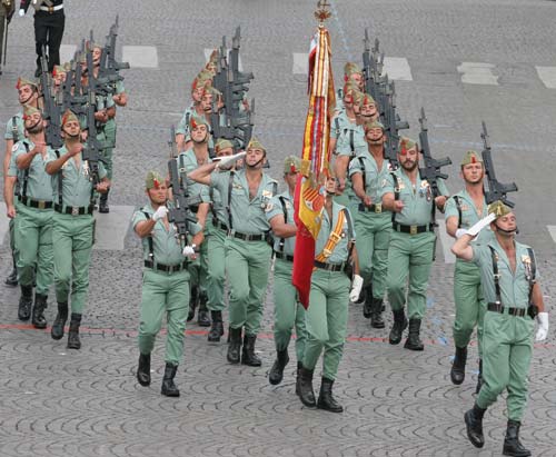 Испанский полк «Дон Хуан де Аустрия» на выезде – Париж, Елисейские поля, 14 июля 2007 года. wikimedia