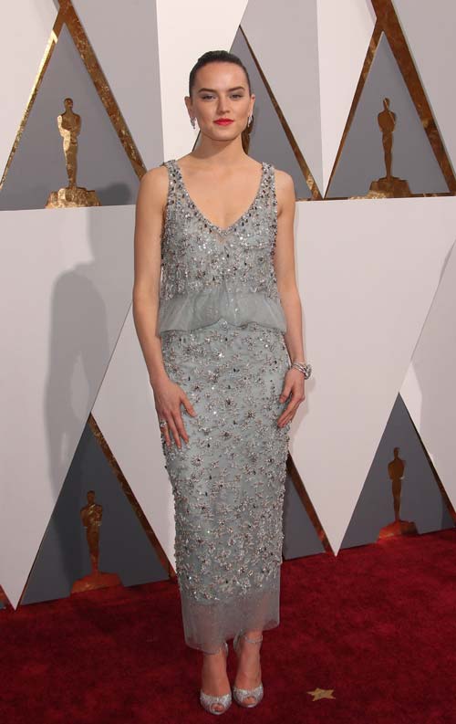 Актриса Дейси Ридли на «Оскаре-2016» в платье с пайетками от Chanel. Globallookpress.com