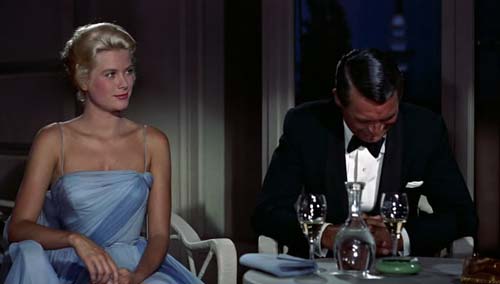 Грейс Келли в фильме Хичкока «Поймать вора» (1955 г.), во время съемок которого она познакомилась с князем Ренье III