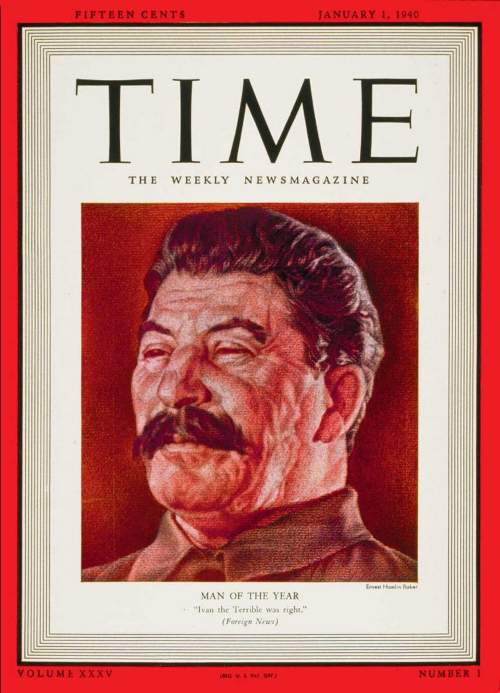 Иосиф Сталин (1939 год).

Впервые Сталин стал «Человеком года» по версии «Time» в 1939 году. Американцы уделили столько внимания советскому вождю за то, что он подписал договор о ненападении между Германией и Советским Союзом. Этот документ также известен, как пакт Молотова-Рибентроппа. Согласно договору, любые территориальные разногласия между Германией и СССР должны были решаться исключительно мирным путём. 22 июля 1941 года этот договор был вероломно нарушен.

Фото: time.com