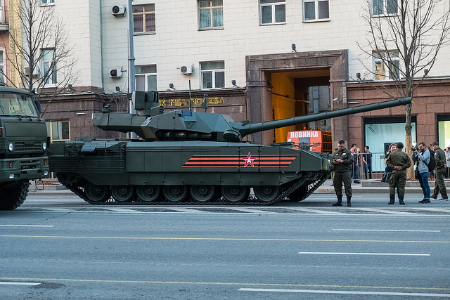 Знаменитый танк «Армата», представленный публике в 2017 году (Фото: Moscow-Live.ru)