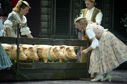 Сцена из спектакля