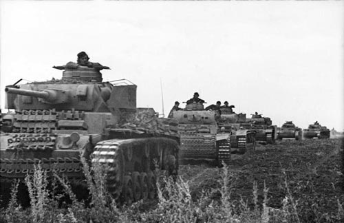 Колонна немецких танков Panzer III. Источник: wikipedia.org