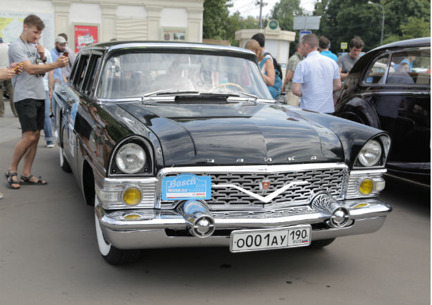 На мероприятии присутствовали не только иностранные авто, но и большое количество советских машин. Источник: EG.RU/МИХАЙЛОВ ДМИТРИЙ