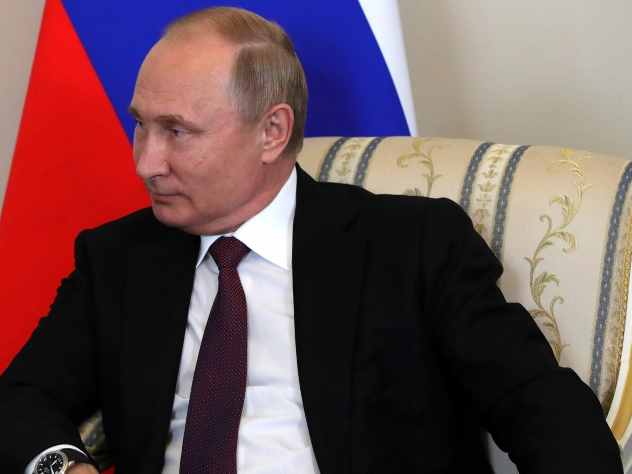 Президент России Владимир Путин в конце Прямой линии с россиянами ответил на несколько блиц-вопросов.