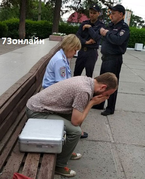 Врачи серьёзно опасаются за здоровье журналиста и не одобряют стиль управления, который избрал мэр города