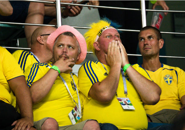 Болельщикам сборной Швеции можно только посочувствовать, они были в шаге от победы, а получили обидное поражение от немцев. Источник: globallookpress.com