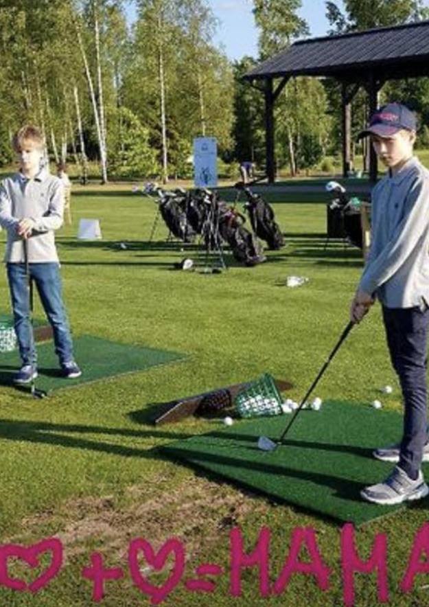 Телеведущая Мария Шукшина воспитывает близнецов Фому и Фоку