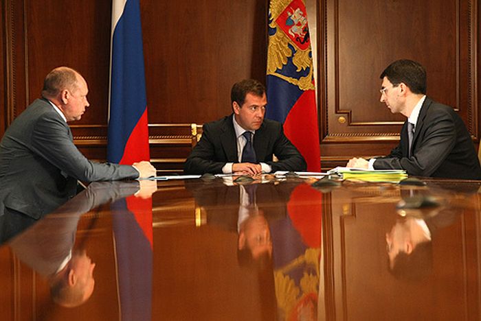 Алексей Громов (слева) в кабинете Дмитрия Медведева
