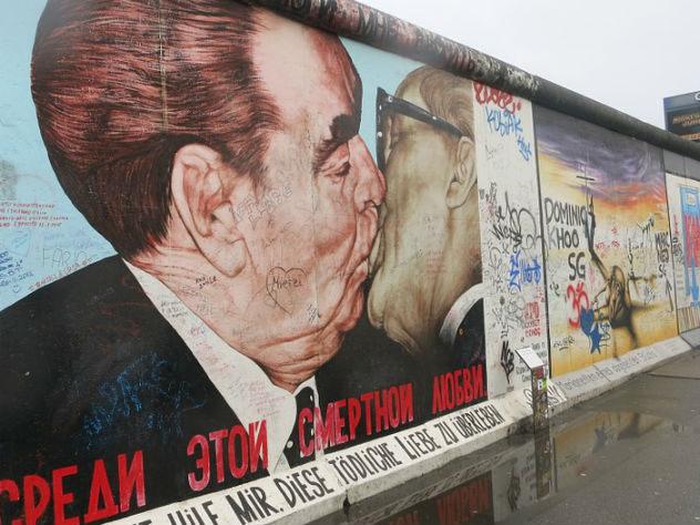 В Германии восстановят фрагмент Берлинской стены