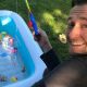 Сергей Безруков помогает дочери ловить рыбу