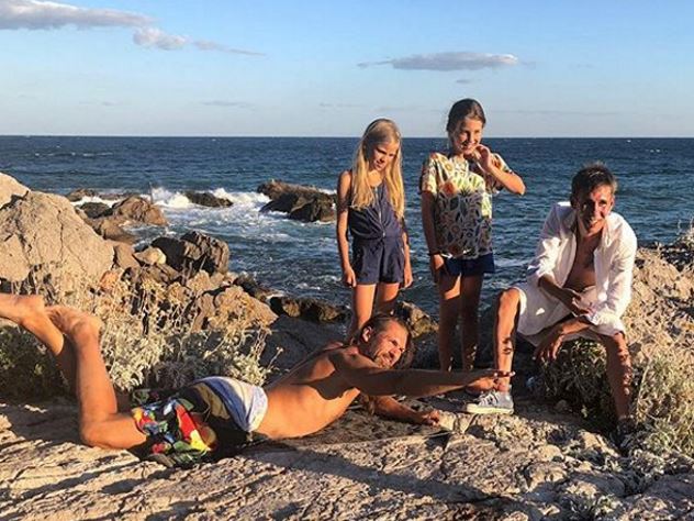 Новости: Алексей Панин и его дочь расскажут об отдыхе на нудистском пляже