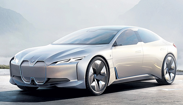 BMW i Vision Dynamics. Разгон с 0 до 100 км/ч за 4 с. Запас хода — 600 километров. В продажу поступит в 2021 году