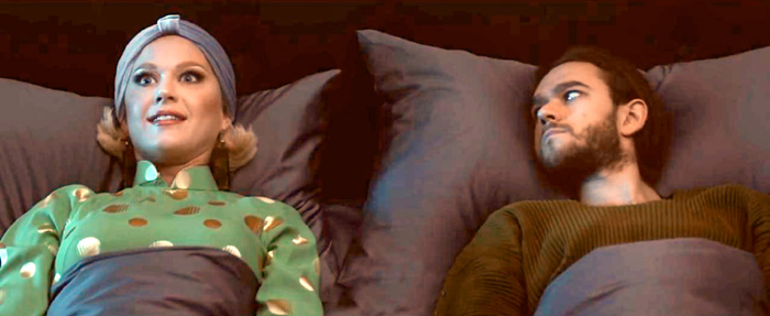 Кэти в клипе «365» превратилась в андроида и улеглась в постель с ZEDD