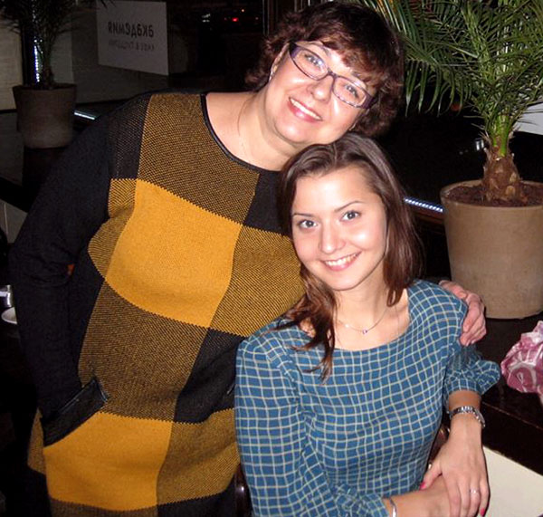 Ольга Подвысоцкая с дочкой Сашей. Девушка окончила лингвистический вуз