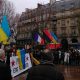 Украинских националистов закидали яйцами в Париже