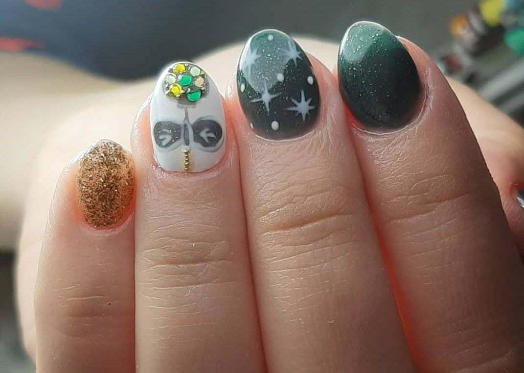 Новогодний маникюр